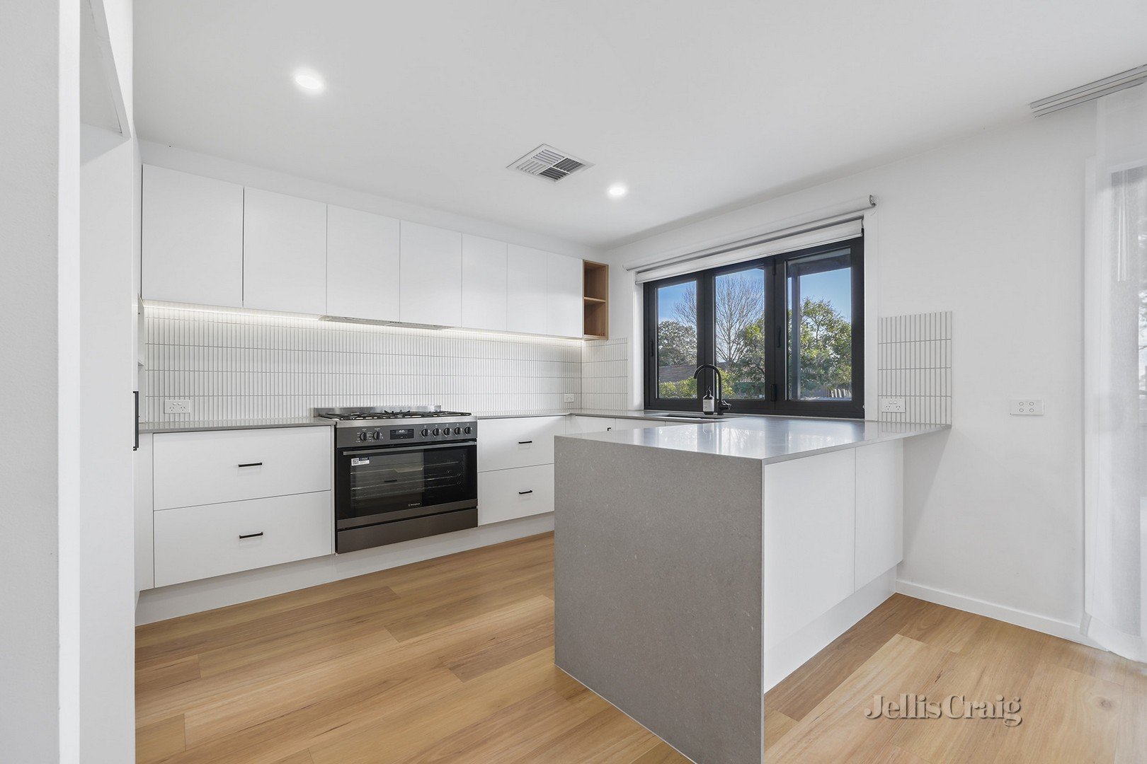 97 Rosemary Crescent, Frankston North image 3