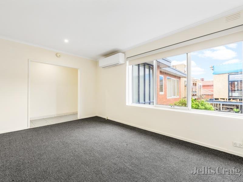 9/7 Smith Street, Thornbury image 2