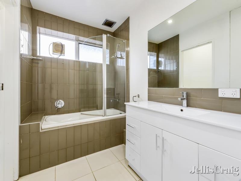 9/7 Smith Street, Thornbury image 4