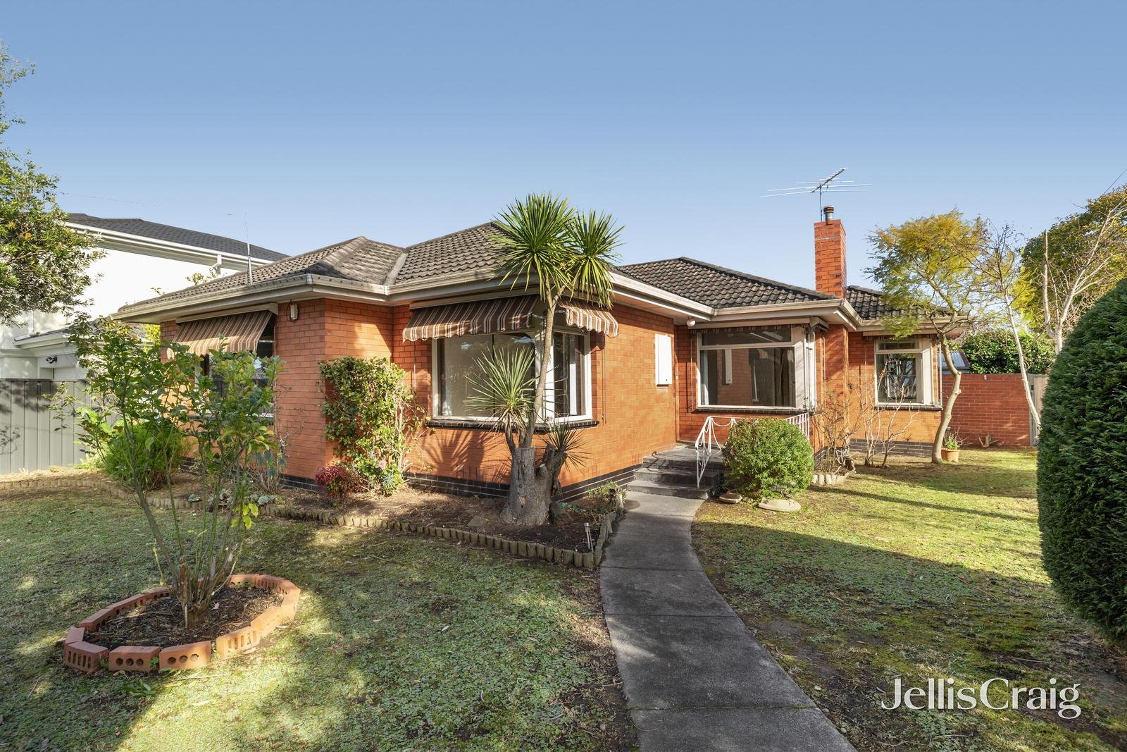 97 Watsons Road, Glen Waverley image 2