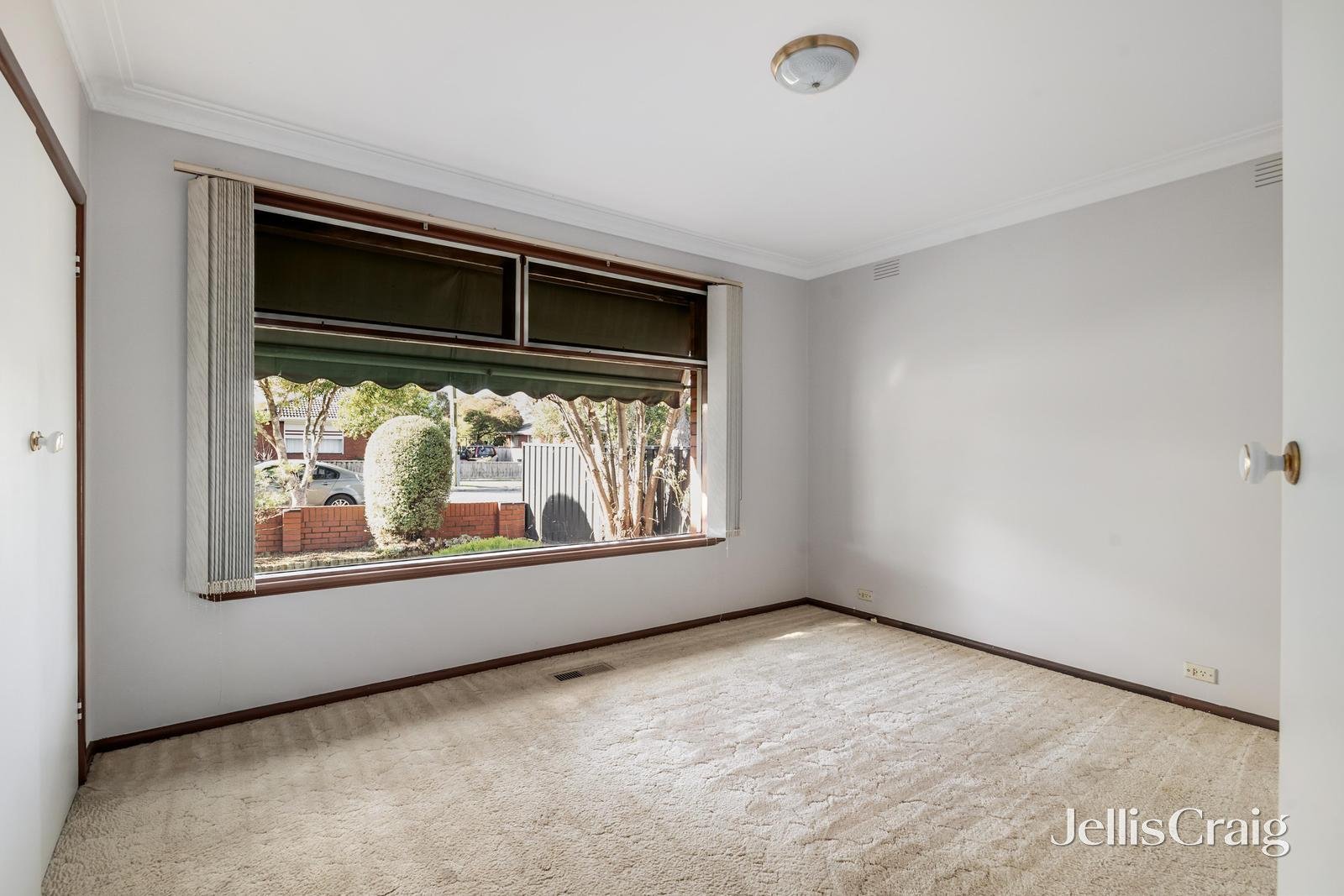 97 Watsons Road, Glen Waverley image 5