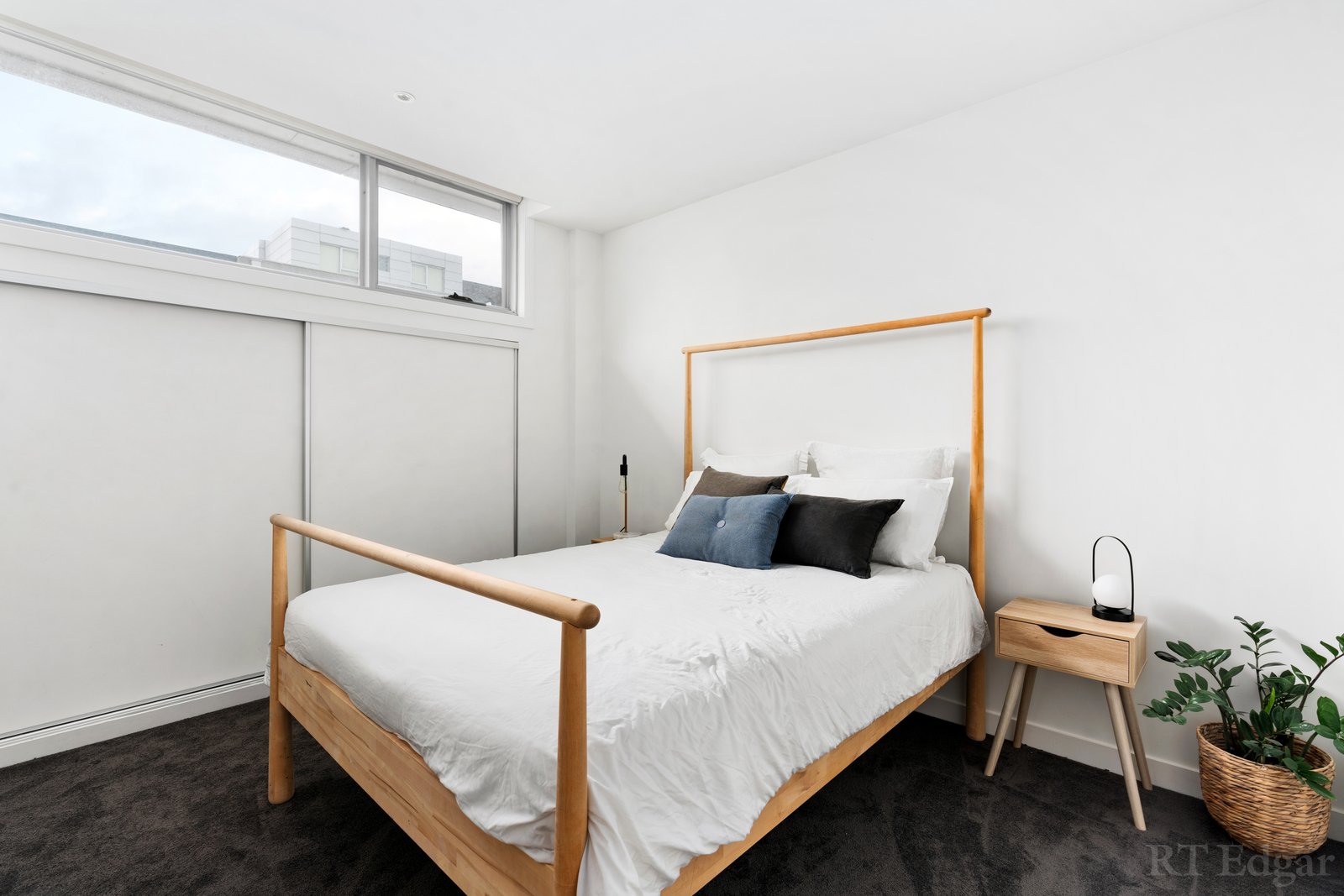 Property Gallery Thumbnail 11