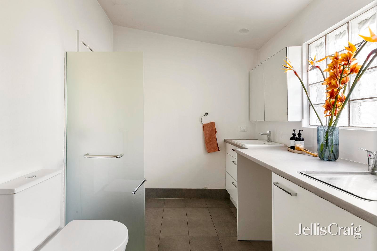 98 Amess Street, Carlton North image 8
