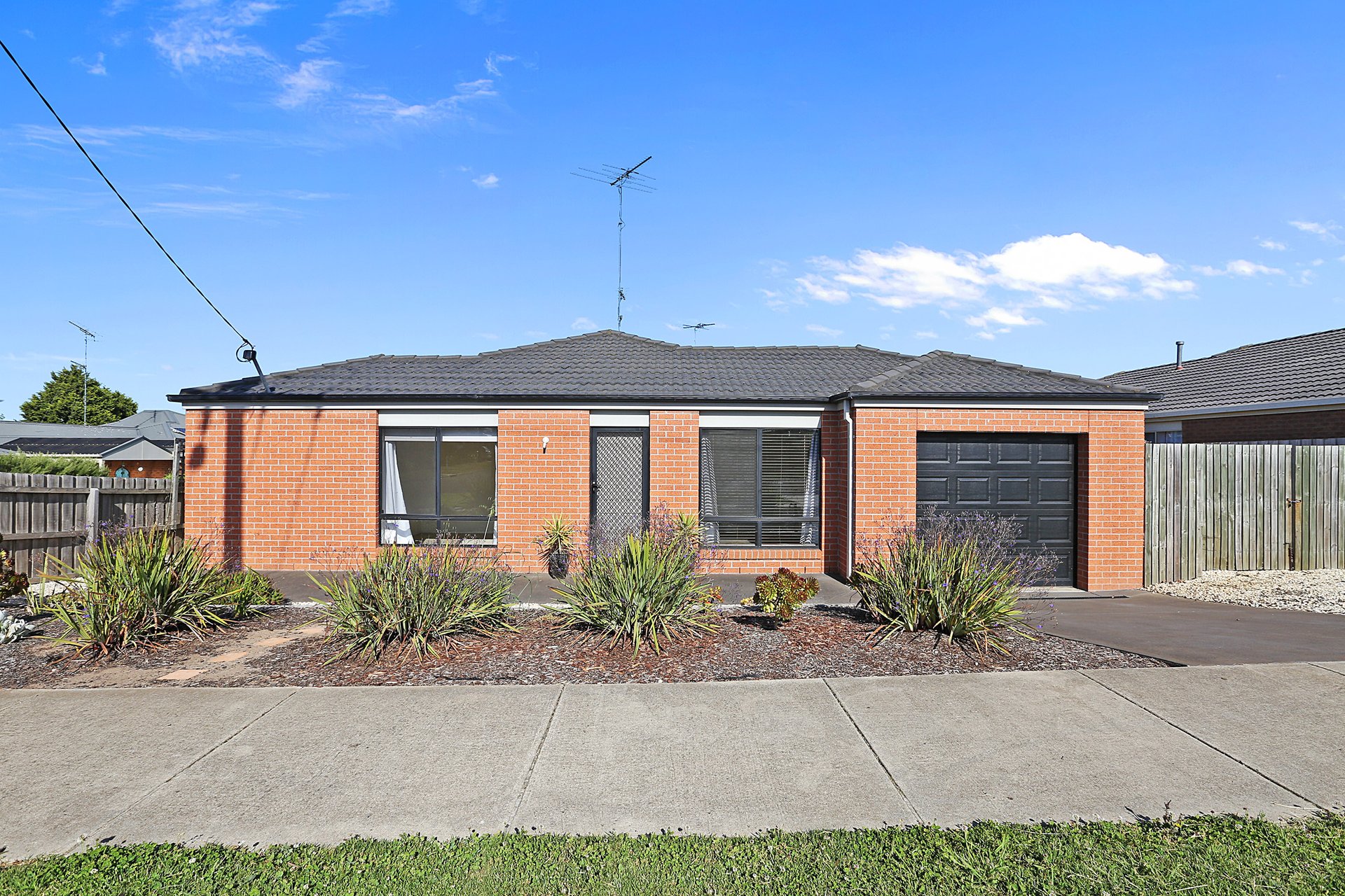 98 Barrands Lane, Drysdale image 1