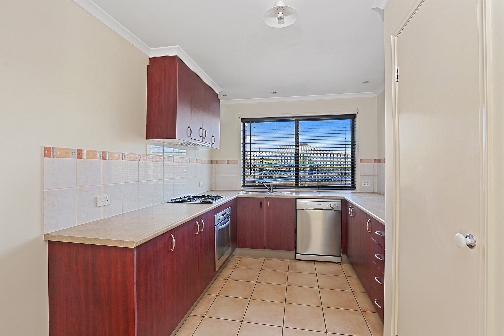 98 Barrands Lane, Drysdale image 2