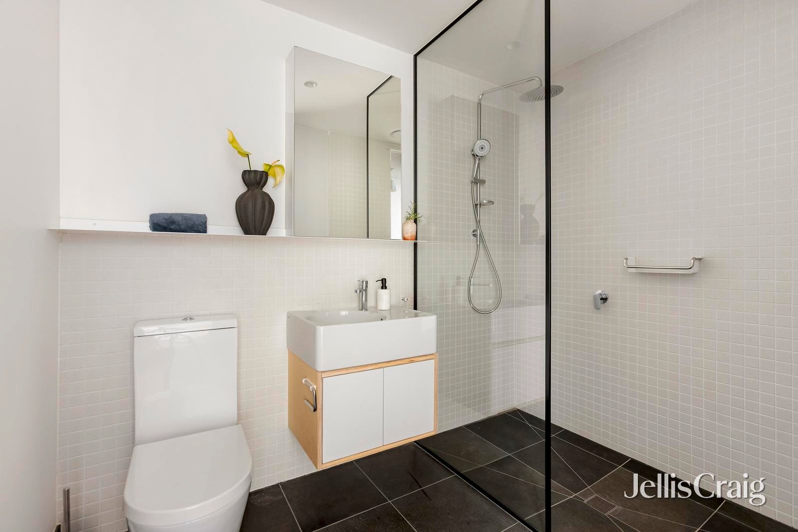 9/8 Barry Street, Brunswick image 14