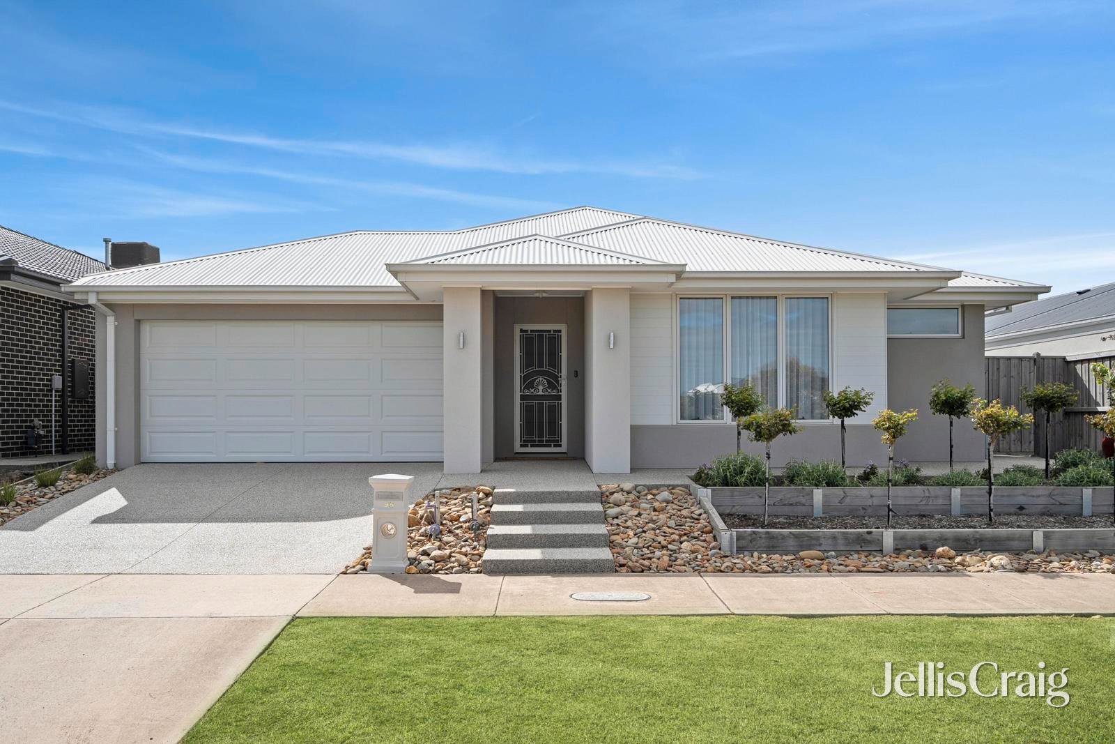 98 Beaumont Avenue, Charlemont image 1
