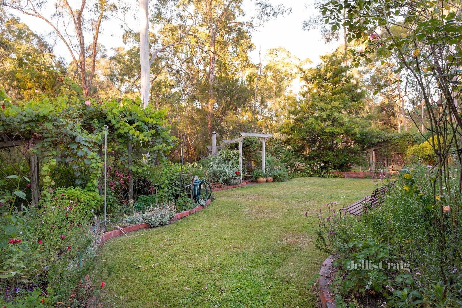 98 Bradleys Lane, North Warrandyte image 7