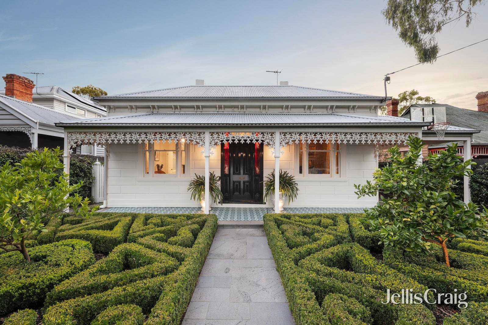 98 Croydon Road, Surrey&nbsp;Hills image 1