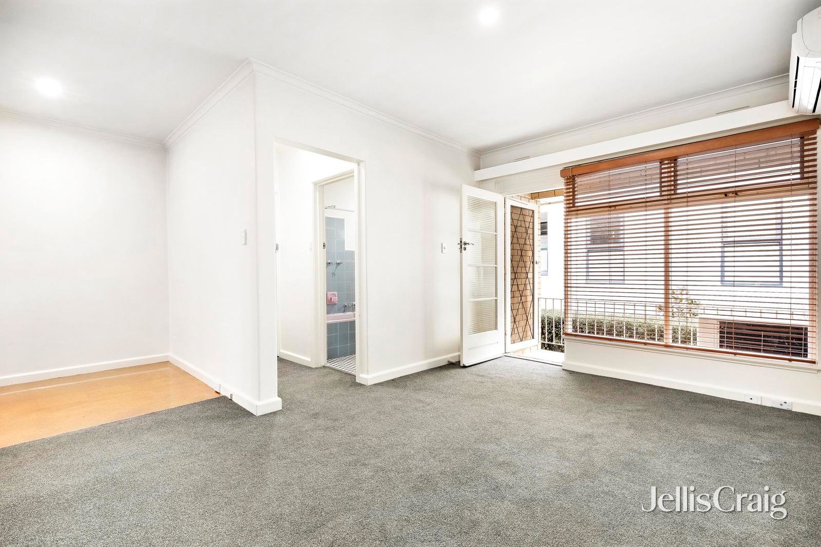 9/8 Docker Street, Elwood image 2