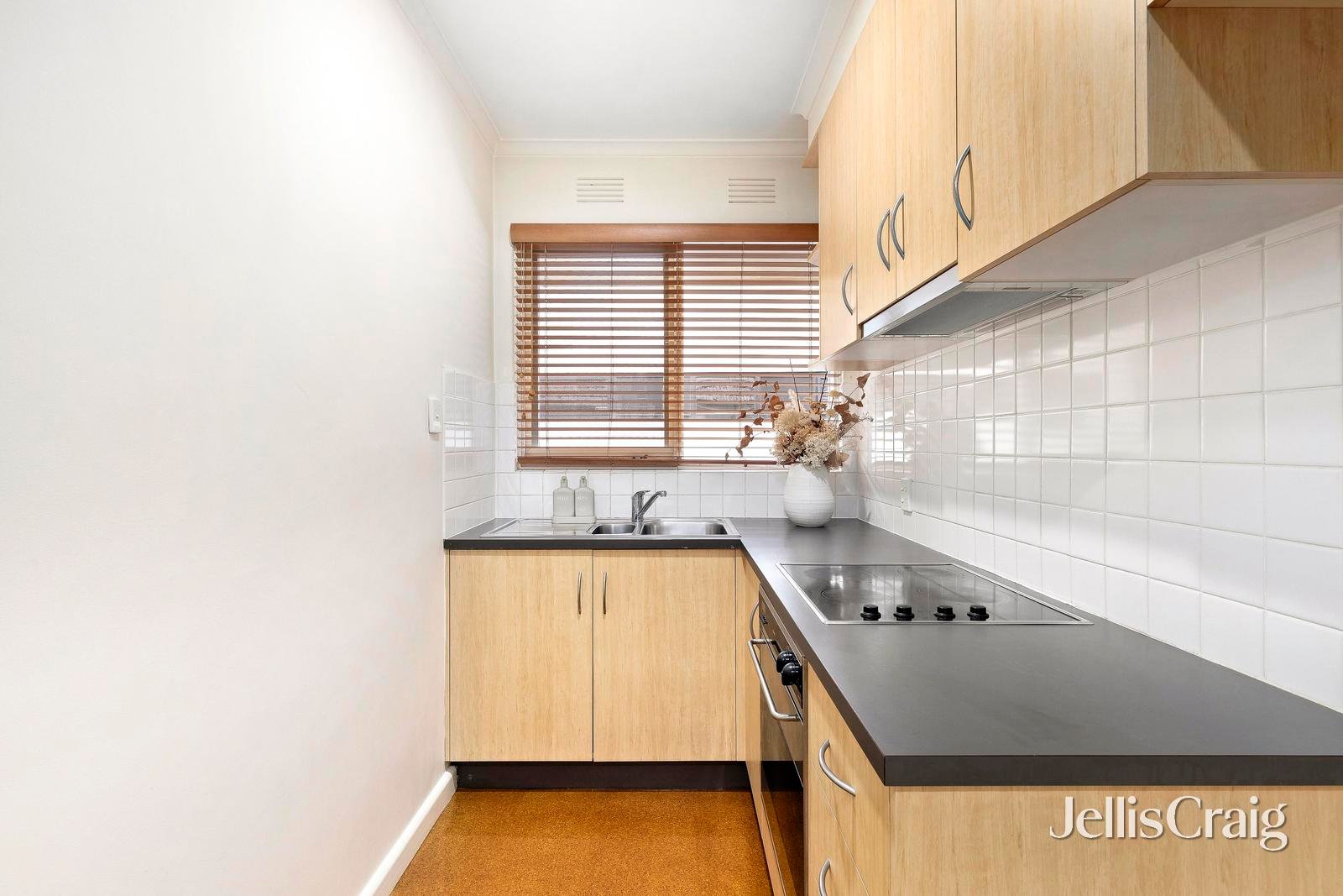 9/8 Docker Street, Elwood image 13
