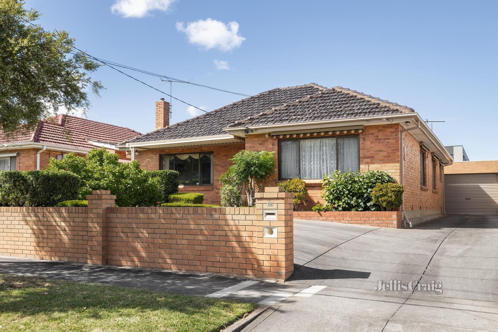 98 Parkmore Road, Bentleigh East image 1