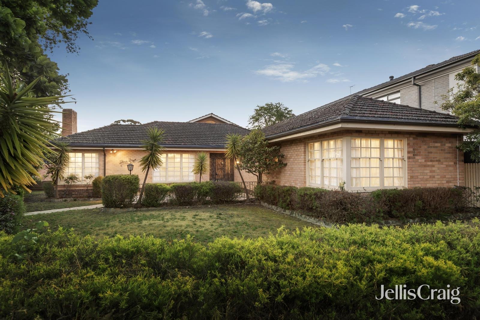 98 Through Road, Camberwell image 1