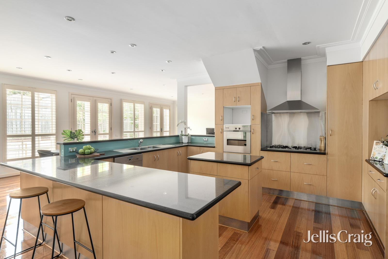 98 Through Road, Camberwell image 3