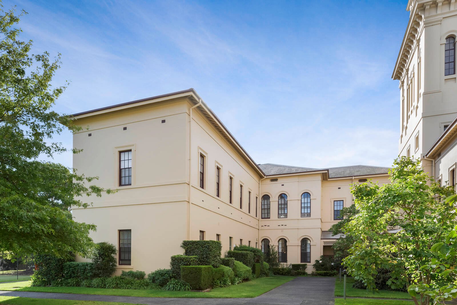 Property Gallery - Main Image