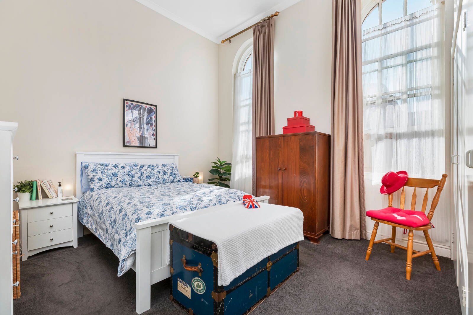 Property Gallery Thumbnail 6
