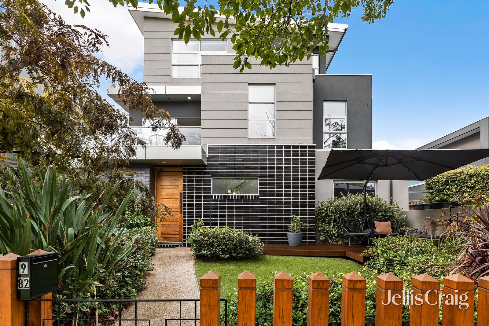 9/82 Richardson Street, Essendon image 1