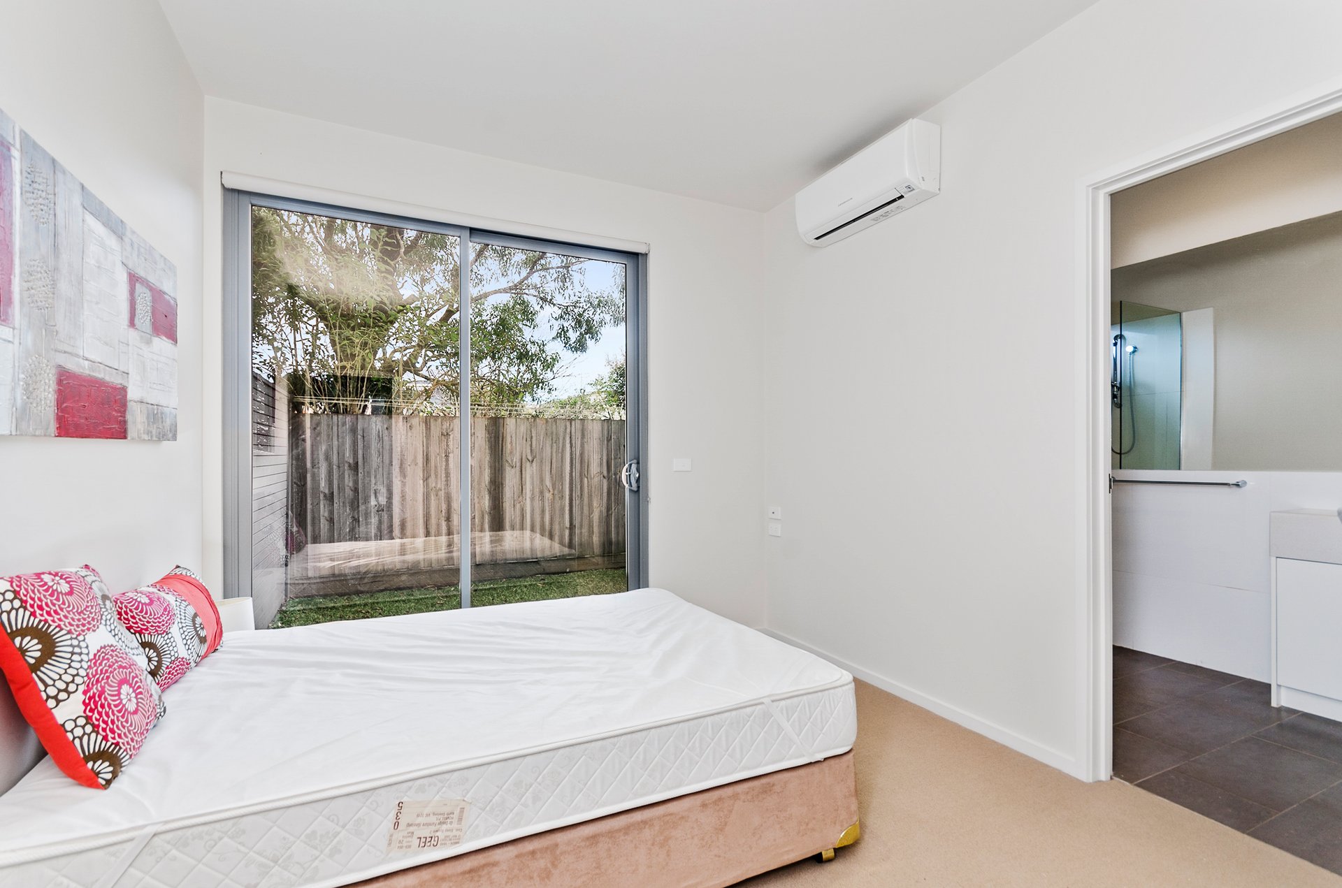 Property Gallery Thumbnail 6