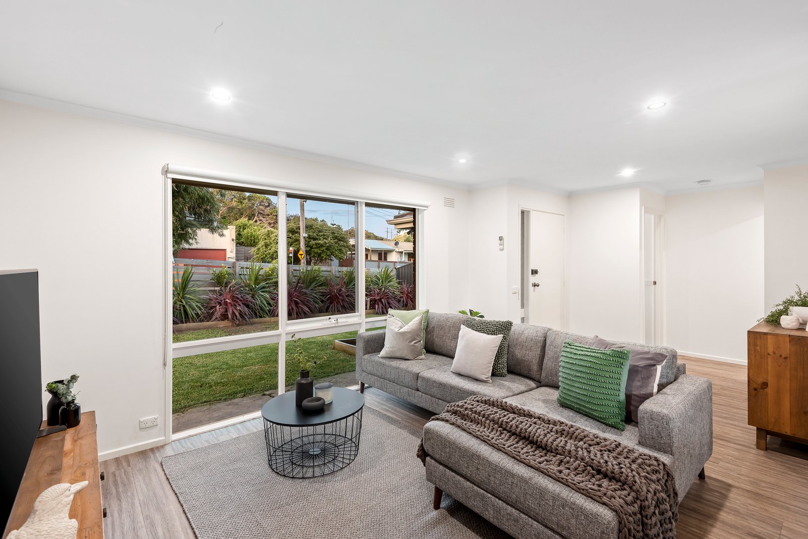 Property Gallery Thumbnail 3