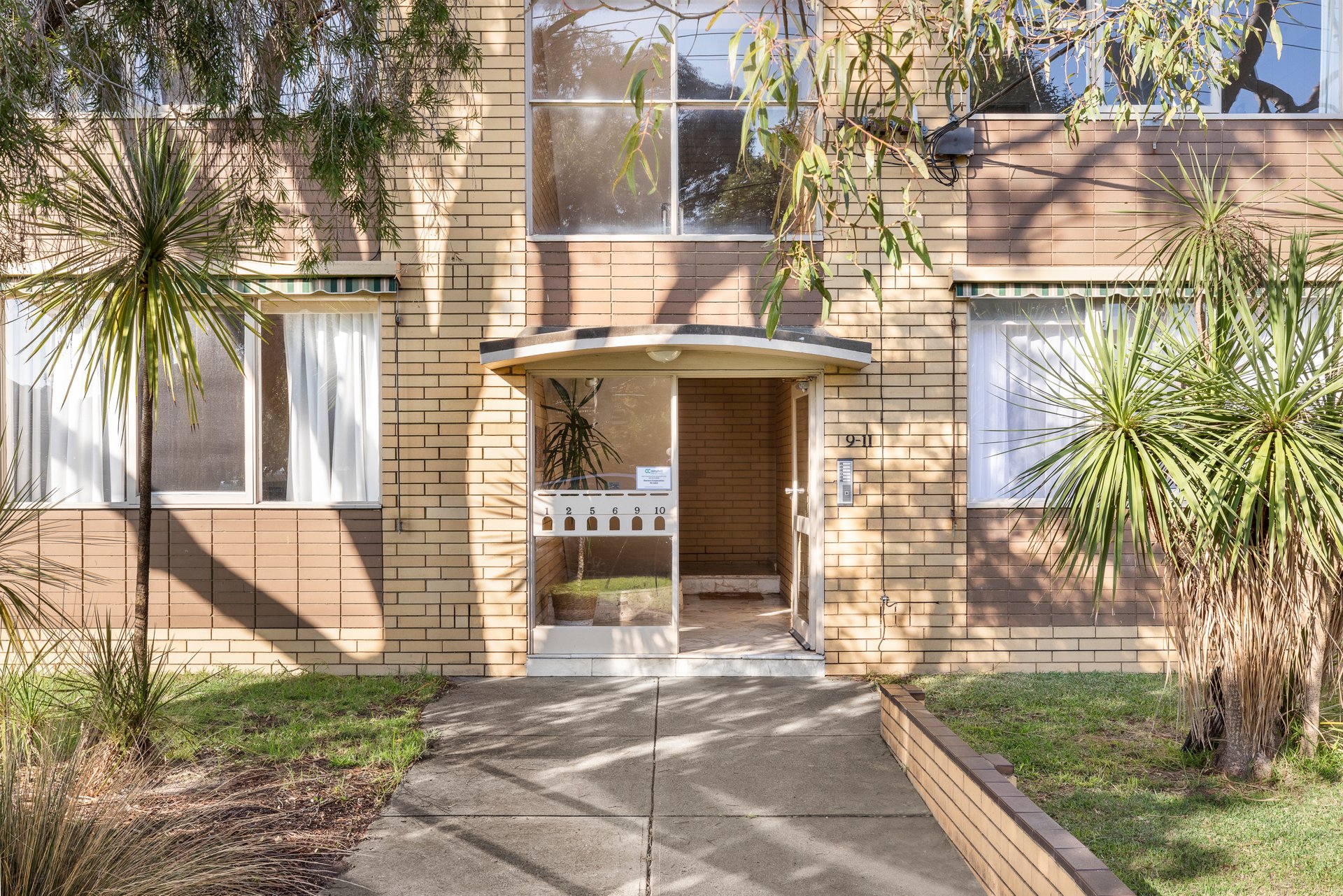 Property Gallery Thumbnail 9