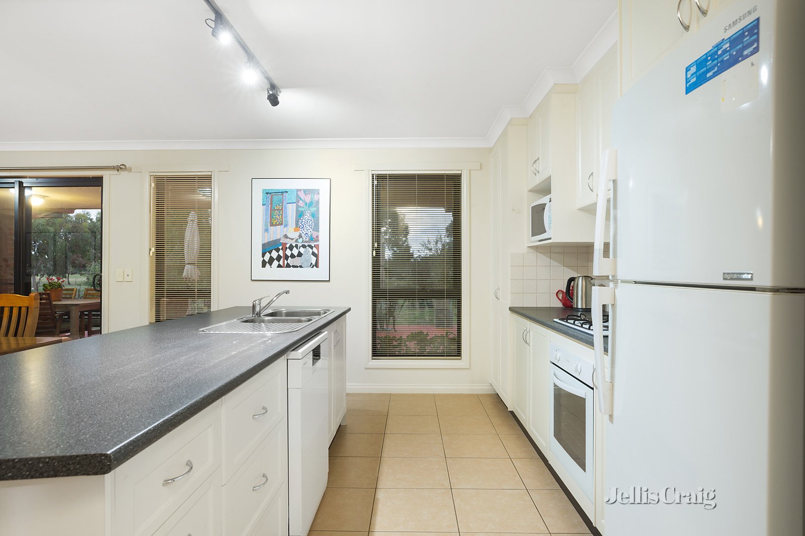 99 Bells Road, Smythes Creek image 17