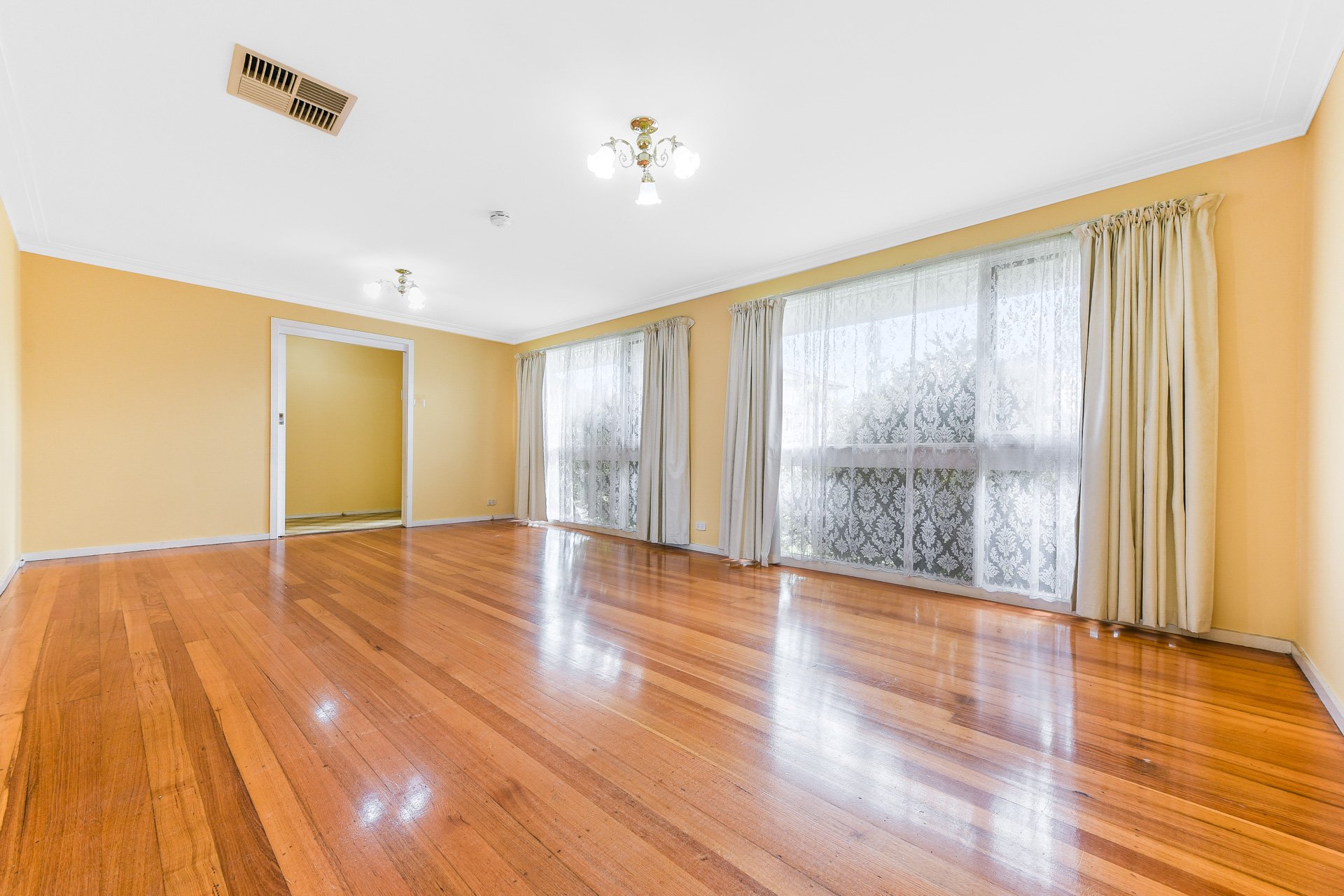 99 Brandon Park Drive, Wheelers&nbsp;Hill image 2