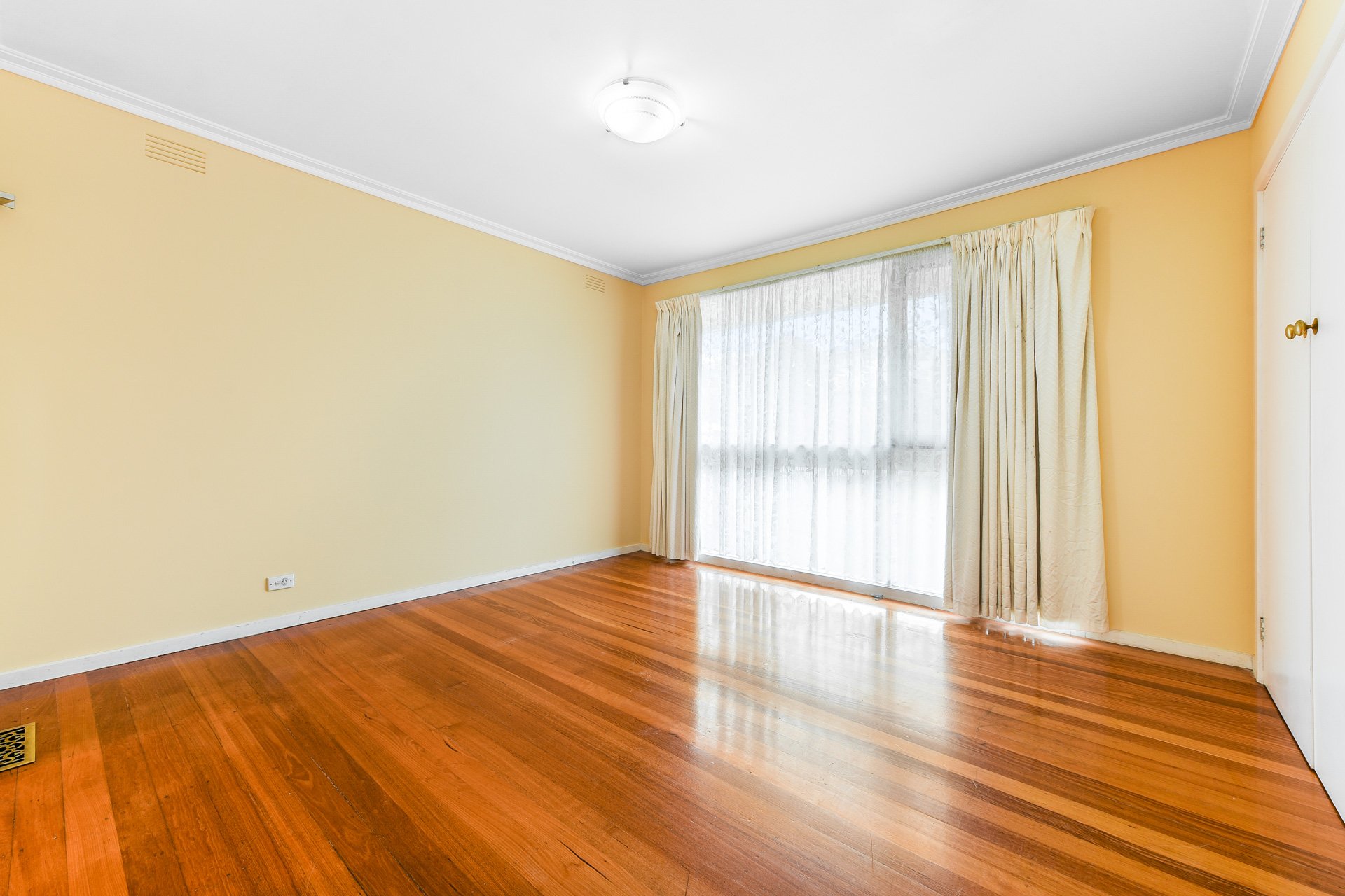 99 Brandon Park Drive, Wheelers&nbsp;Hill image 3