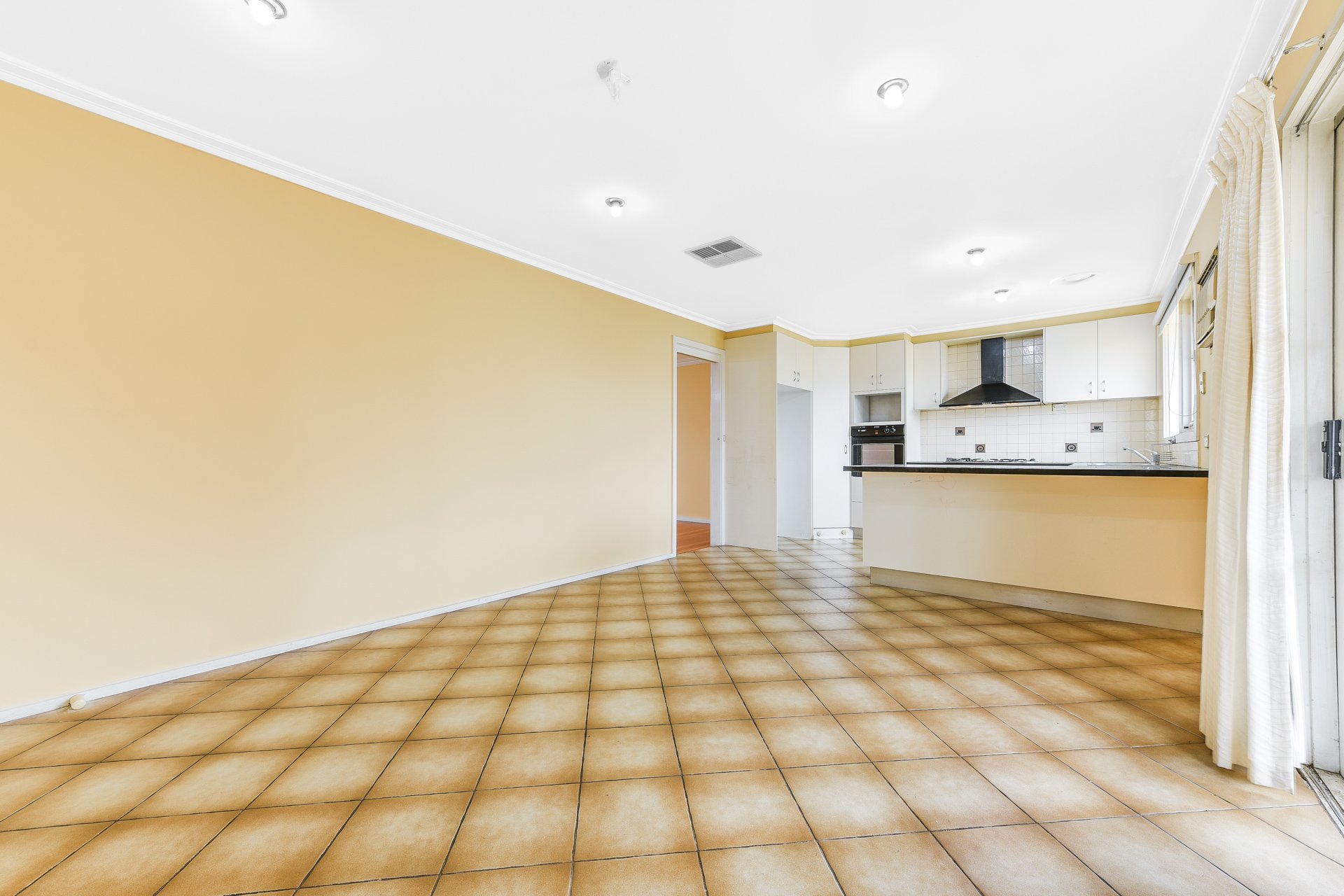 99 Brandon Park Drive, Wheelers&nbsp;Hill image 4