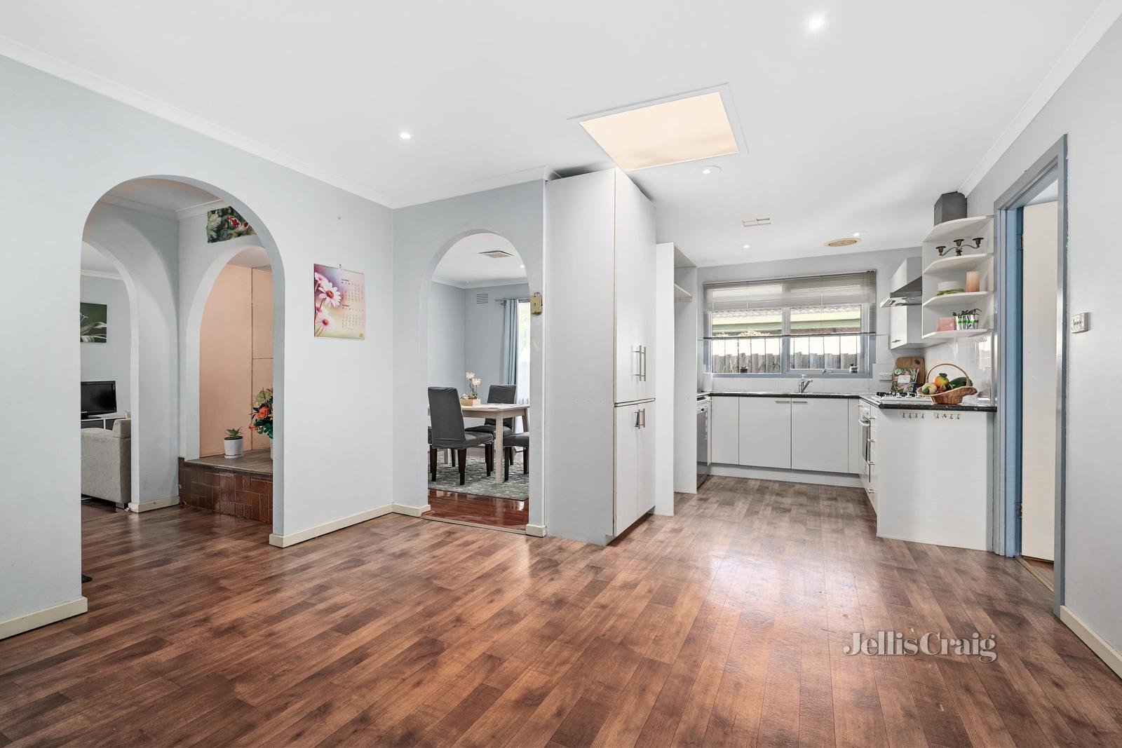 99 Capital Avenue, Glen Waverley image 3