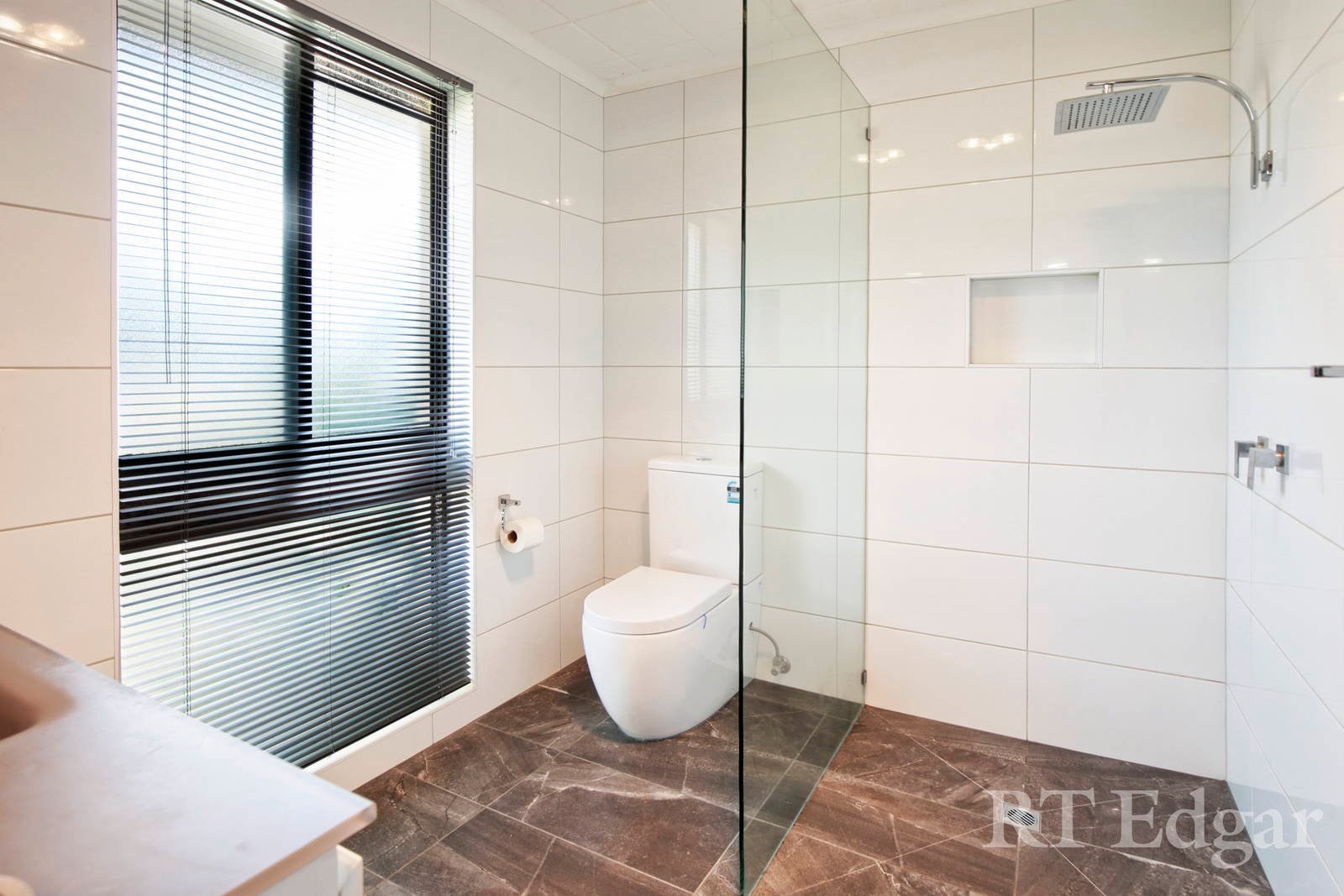 Property Gallery Thumbnail 9