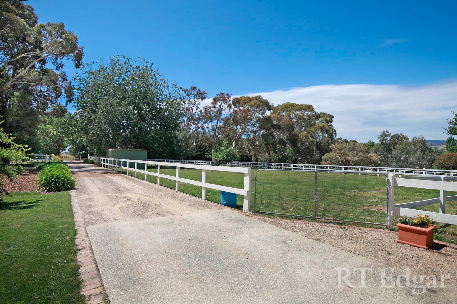 Property Gallery Thumbnail 16