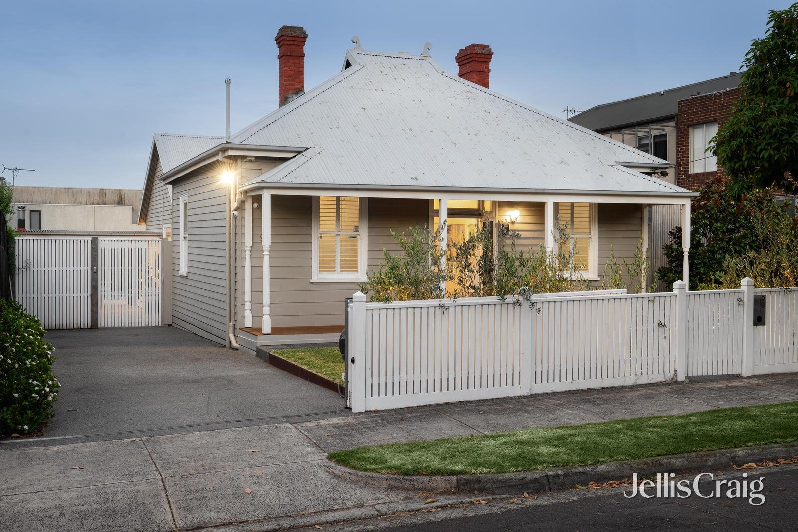 99 Eglinton Street, Kew image 2