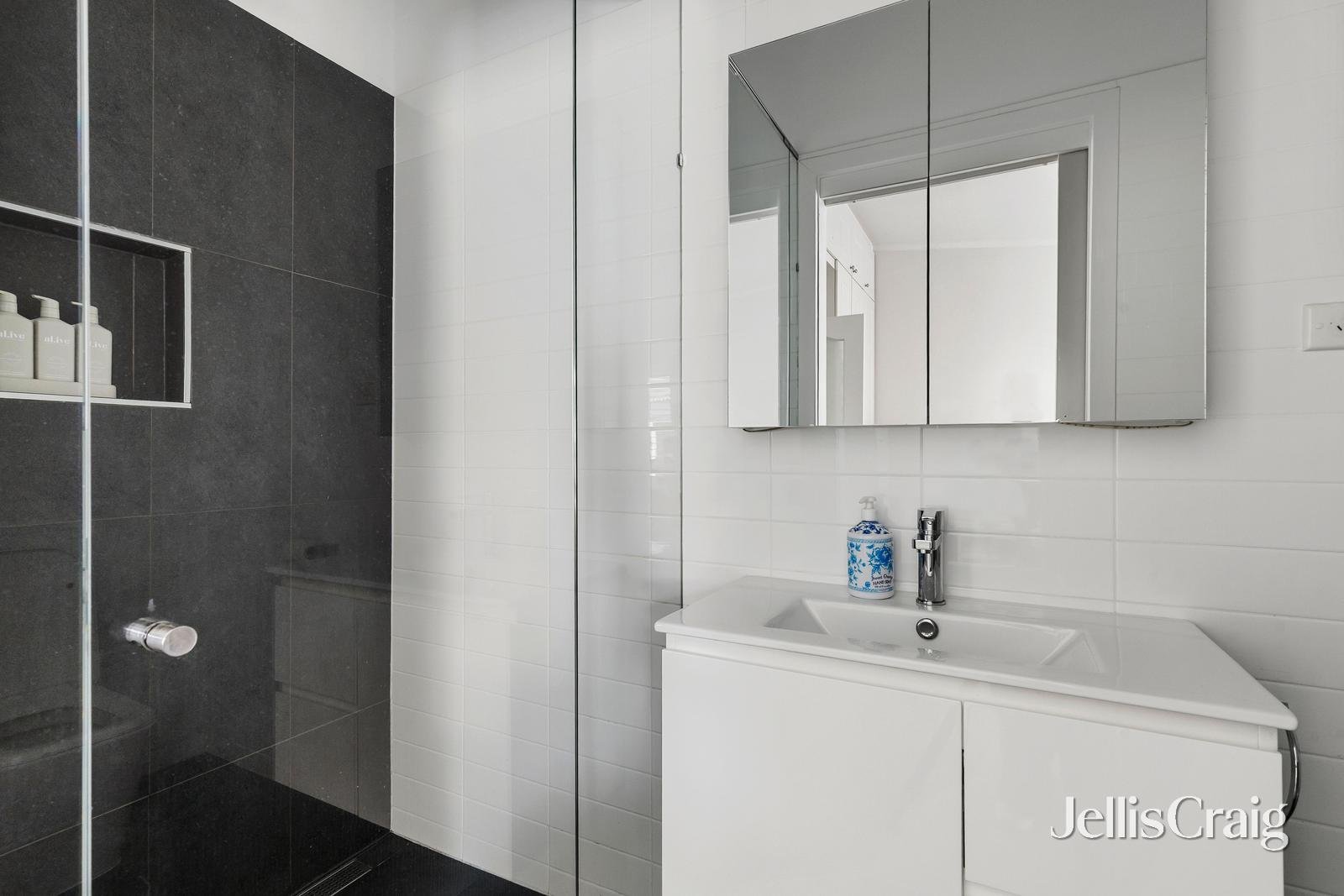 99 Eglinton Street, Kew image 5