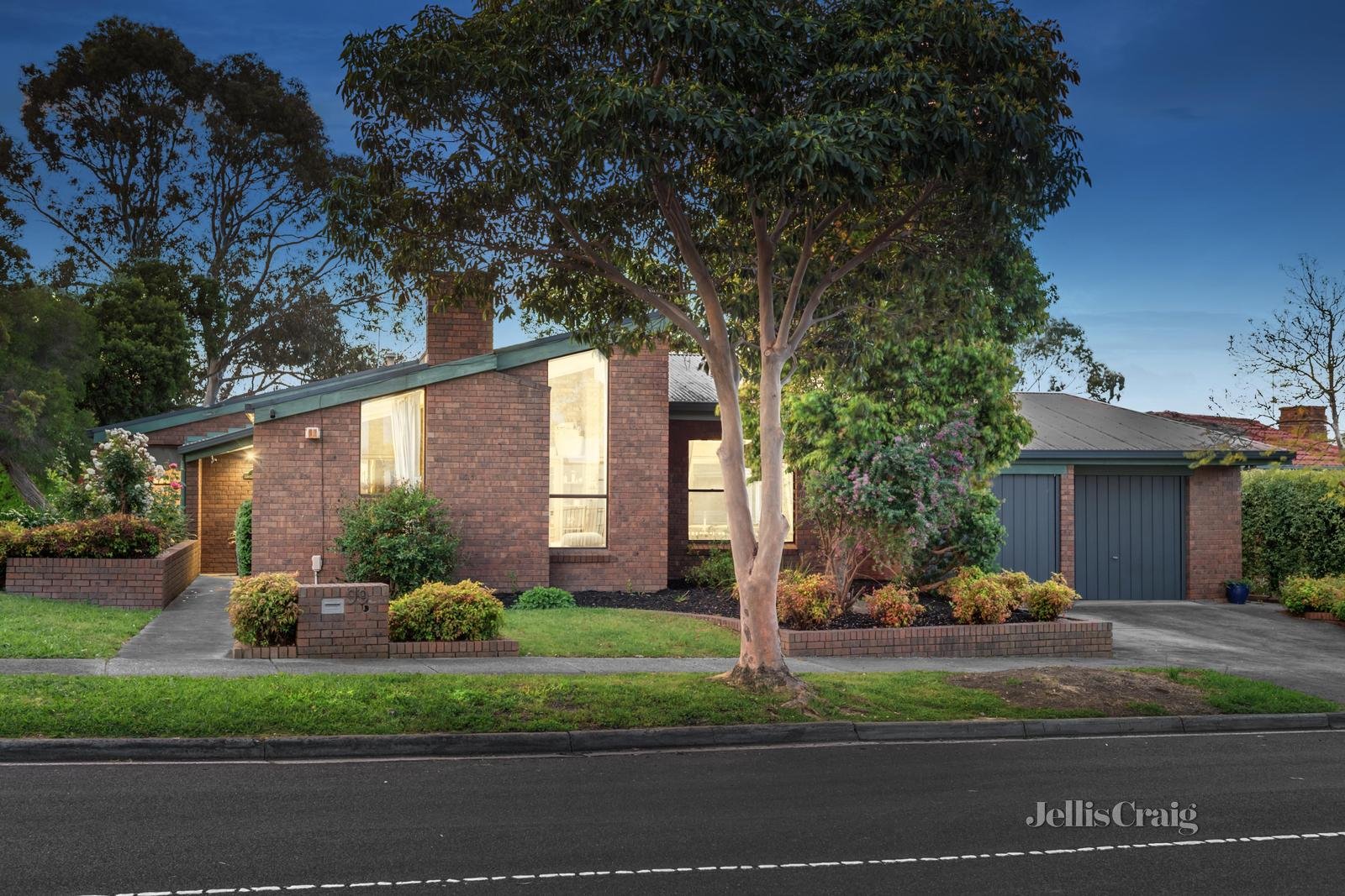 99 Landscape Drive, Doncaster East image 1