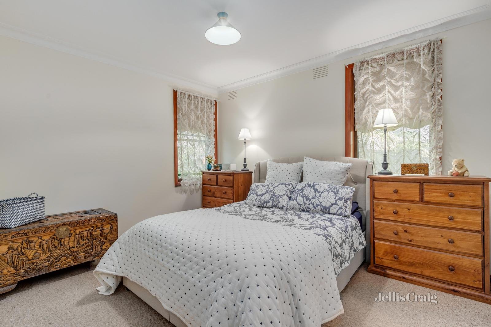 99 Landscape Drive, Doncaster East image 6