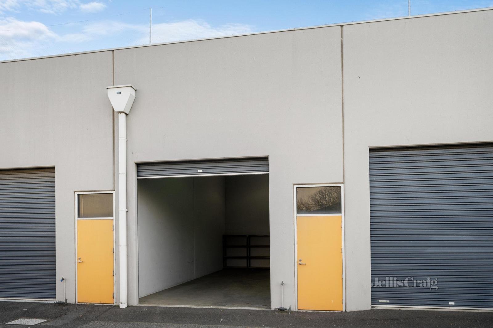 9/9 Rocklea Drive, Port Melbourne image 1