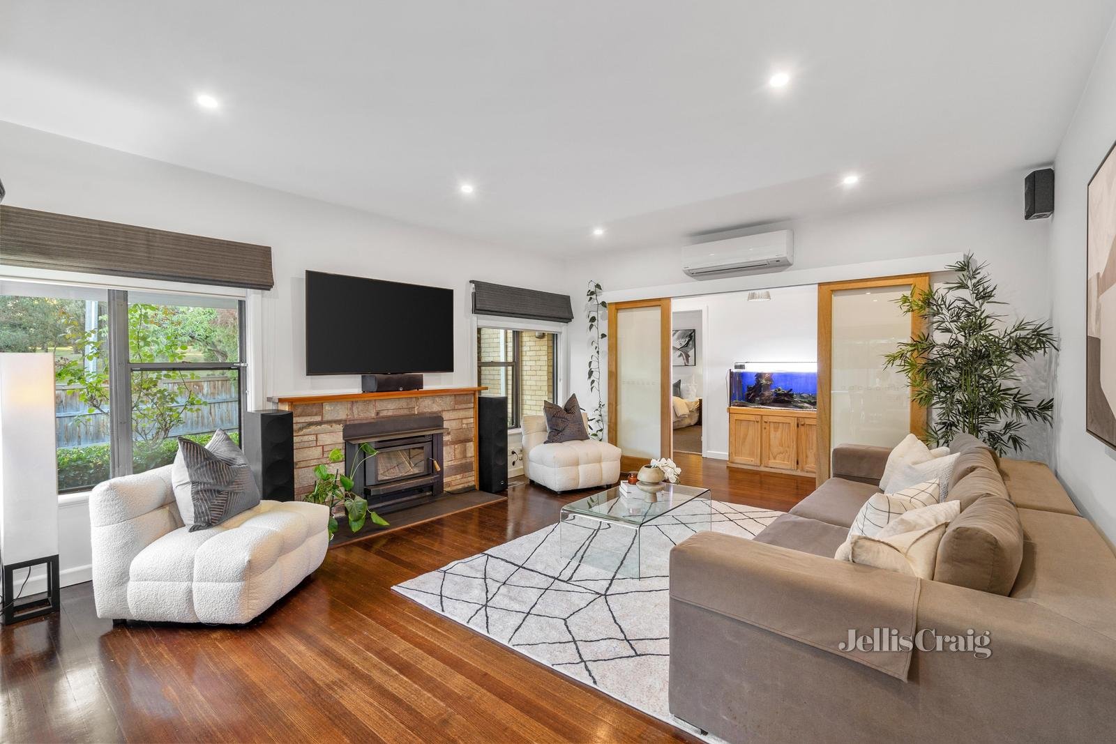 99 Rooks Road, Mitcham image 3