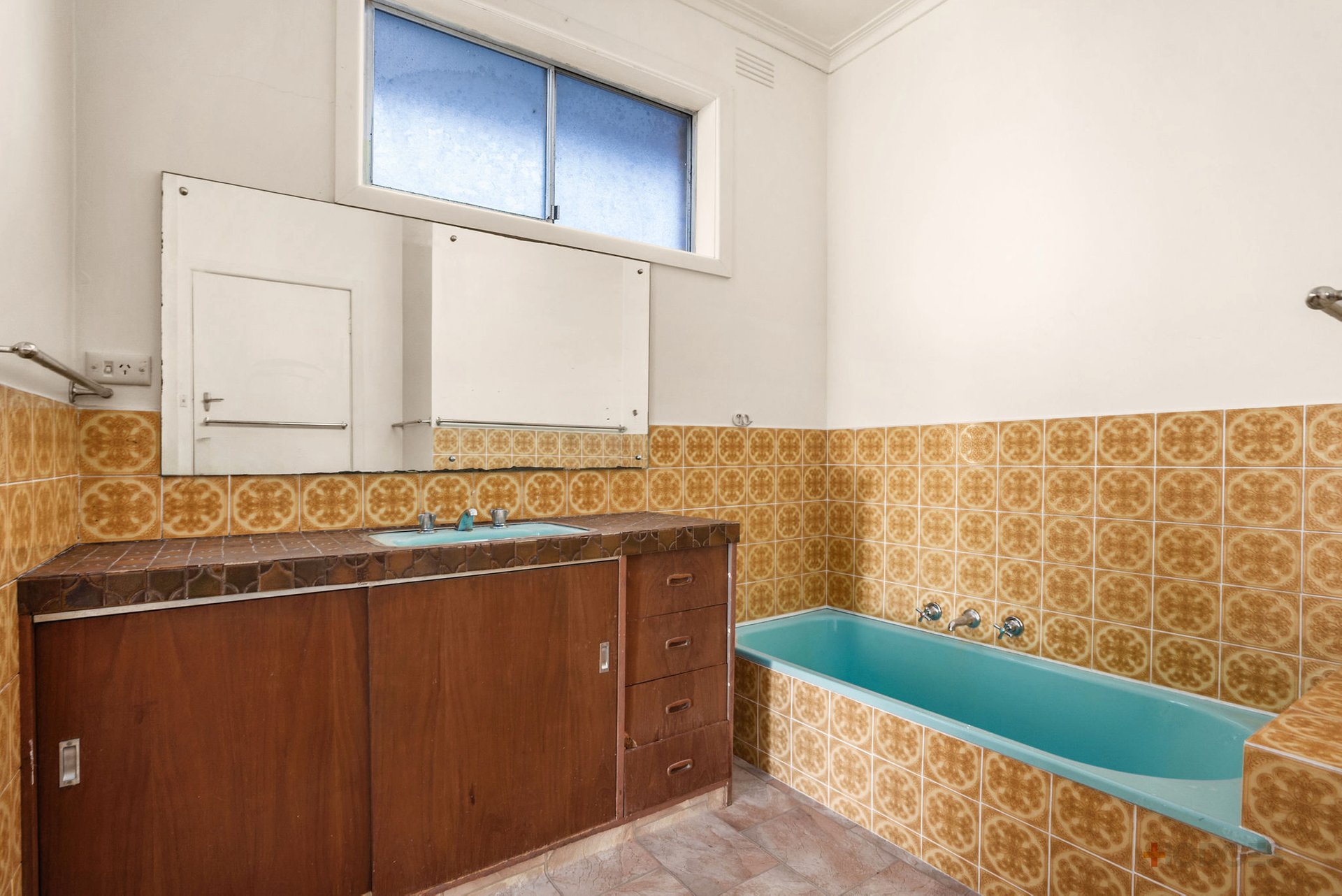 99 Warren Road Parkdale