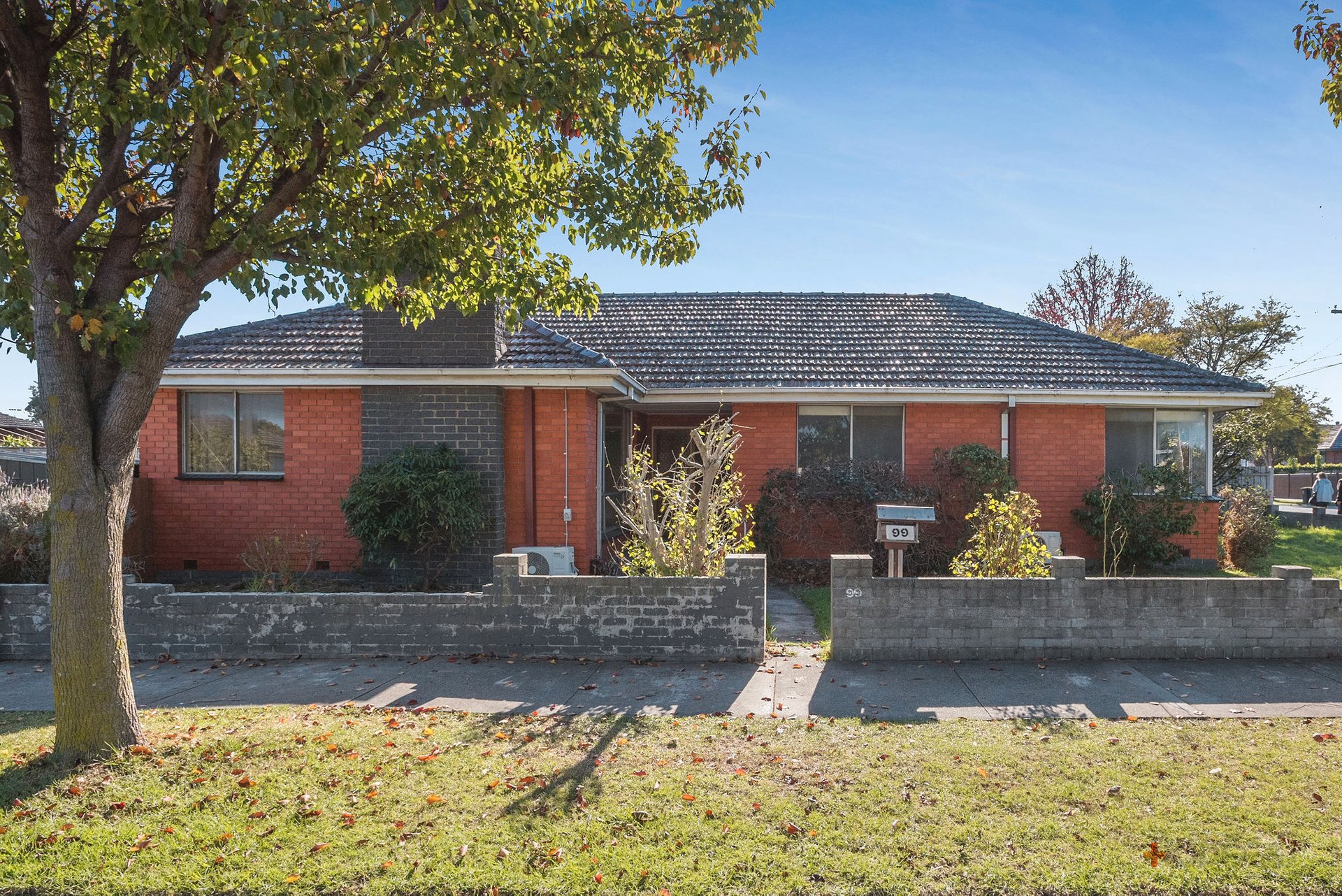 99 Warren Road Parkdale