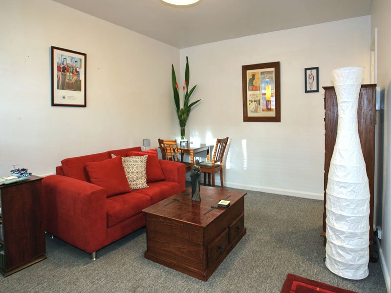 9/93 Ormond Road, Elwood image 3
