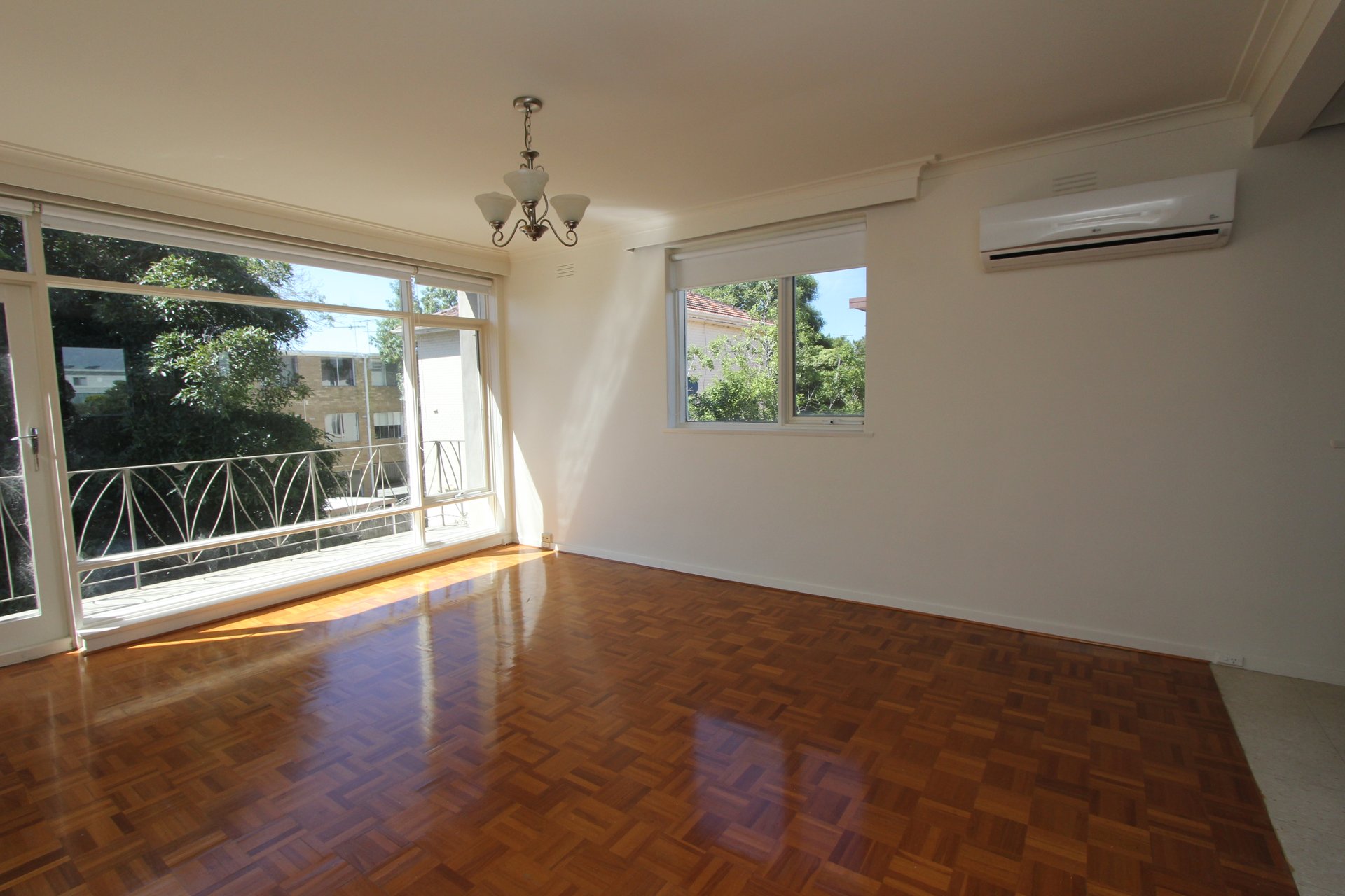 Property Gallery Thumbnail 4
