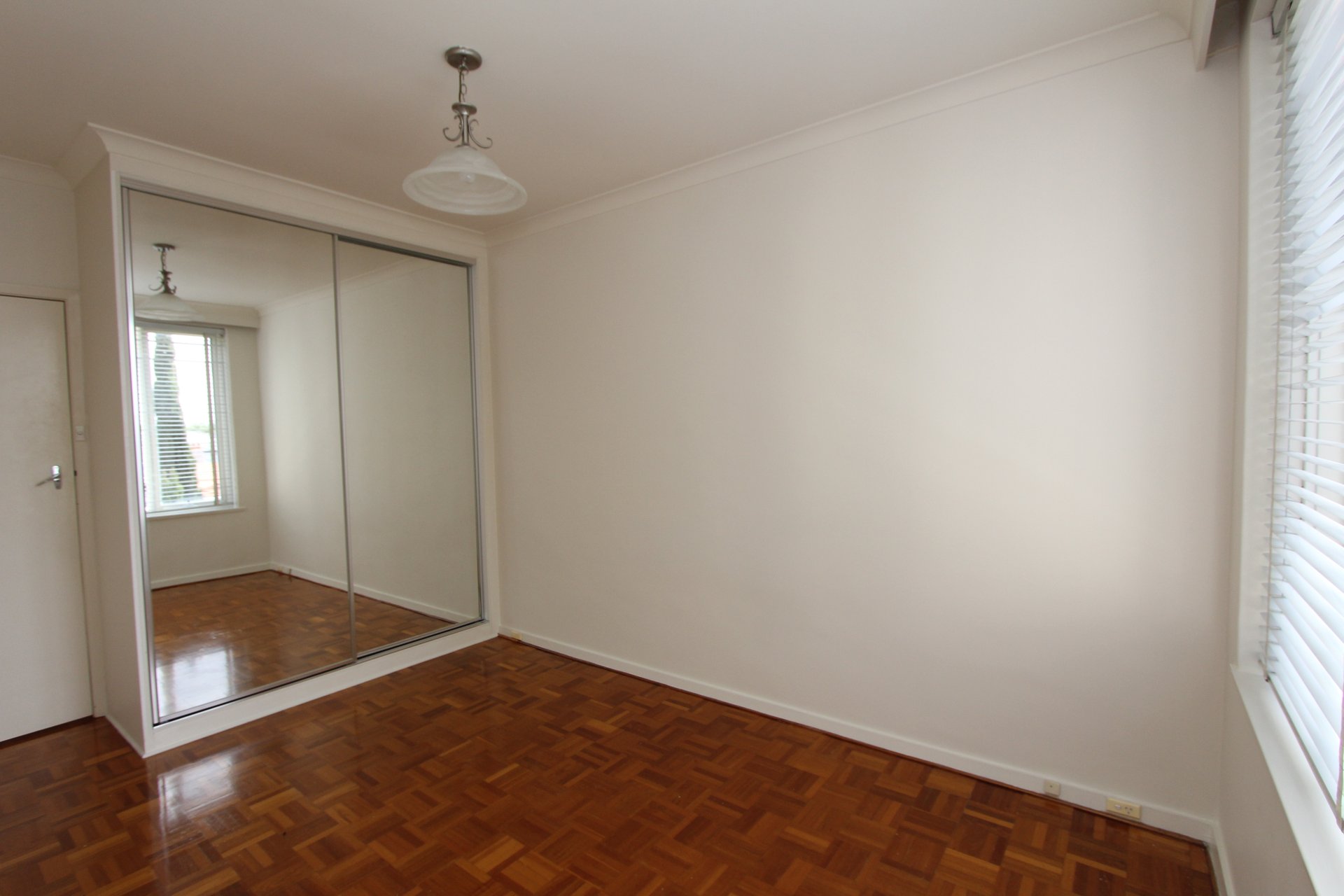 Property Gallery Thumbnail 11