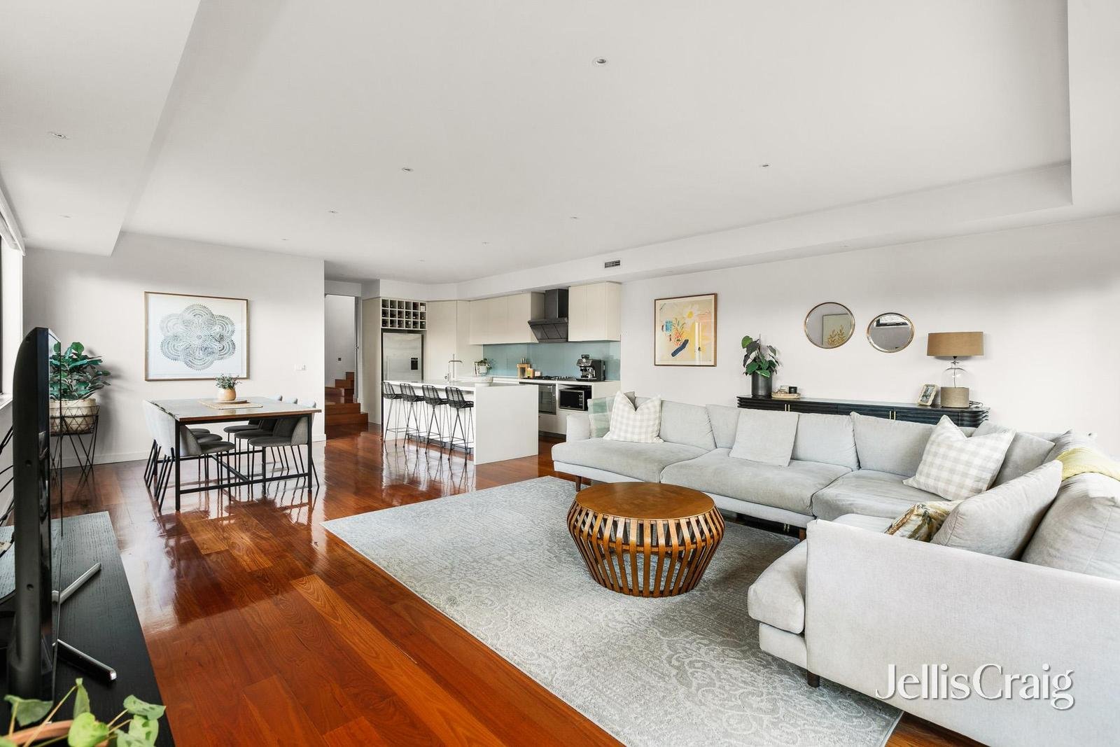 9a Churchill Avenue, Cheltenham image 2