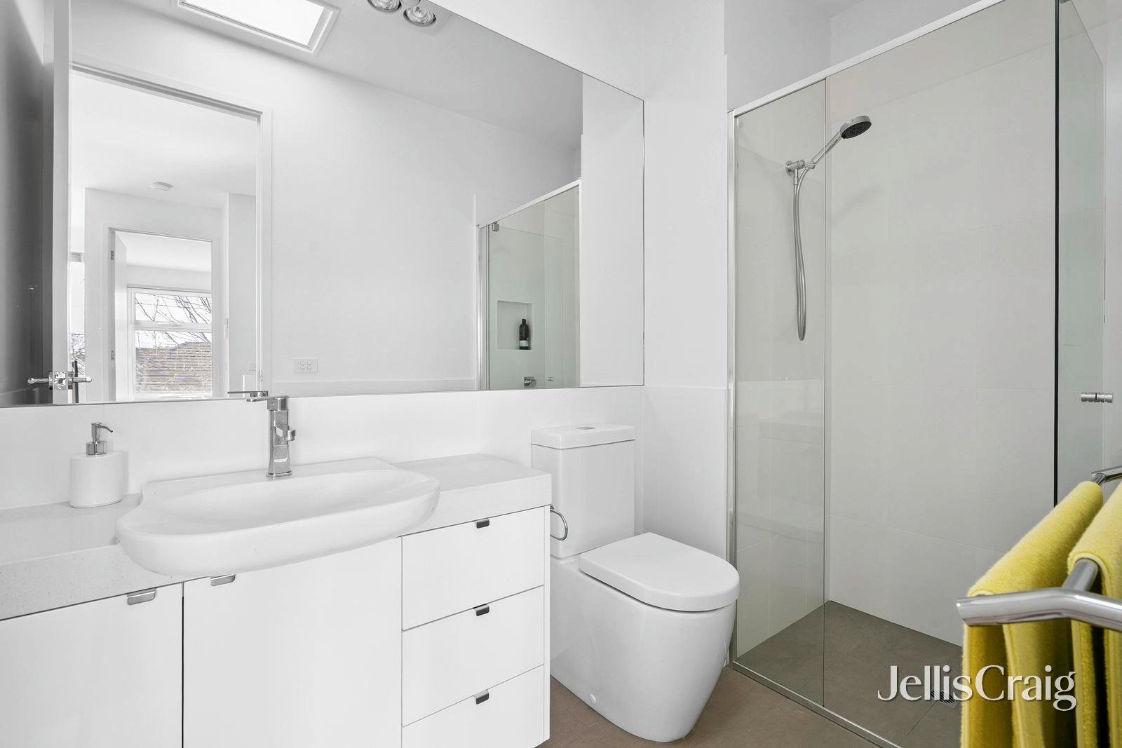 9A Collins Street, Geelong West image 4