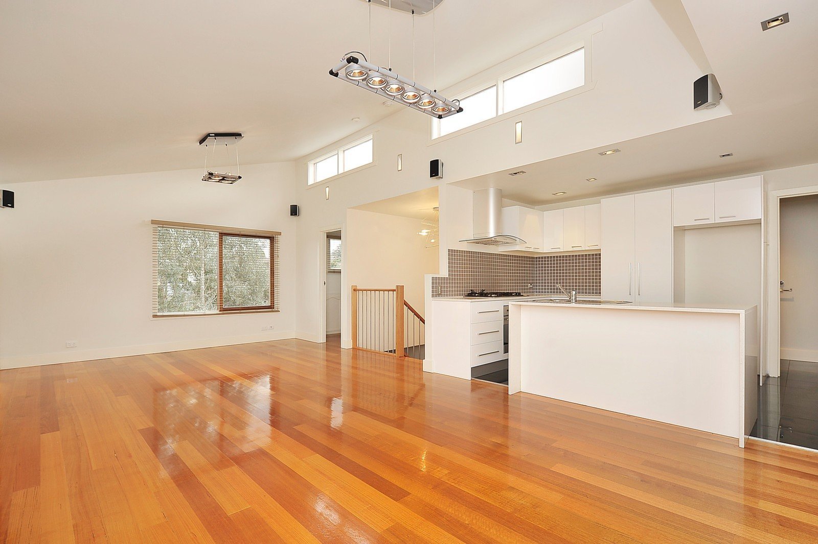 9A Eama Court, Bulleen image 2
