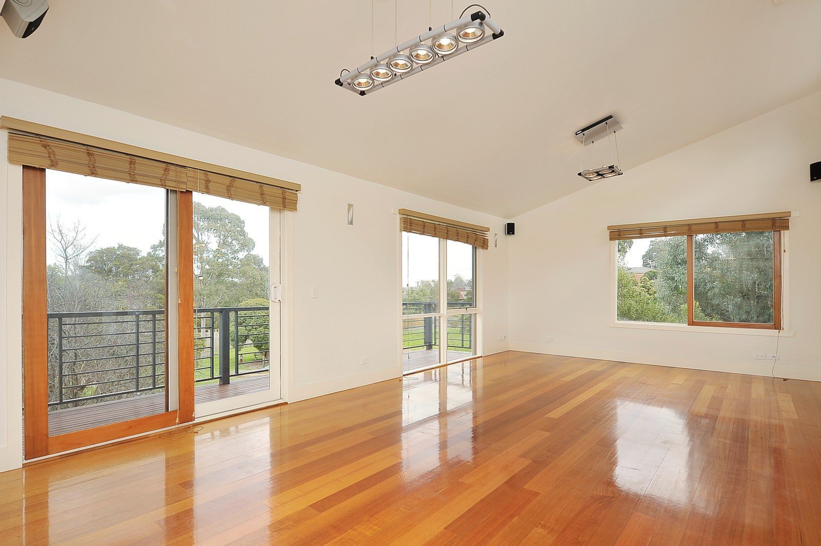 9A Eama Court, Bulleen image 3