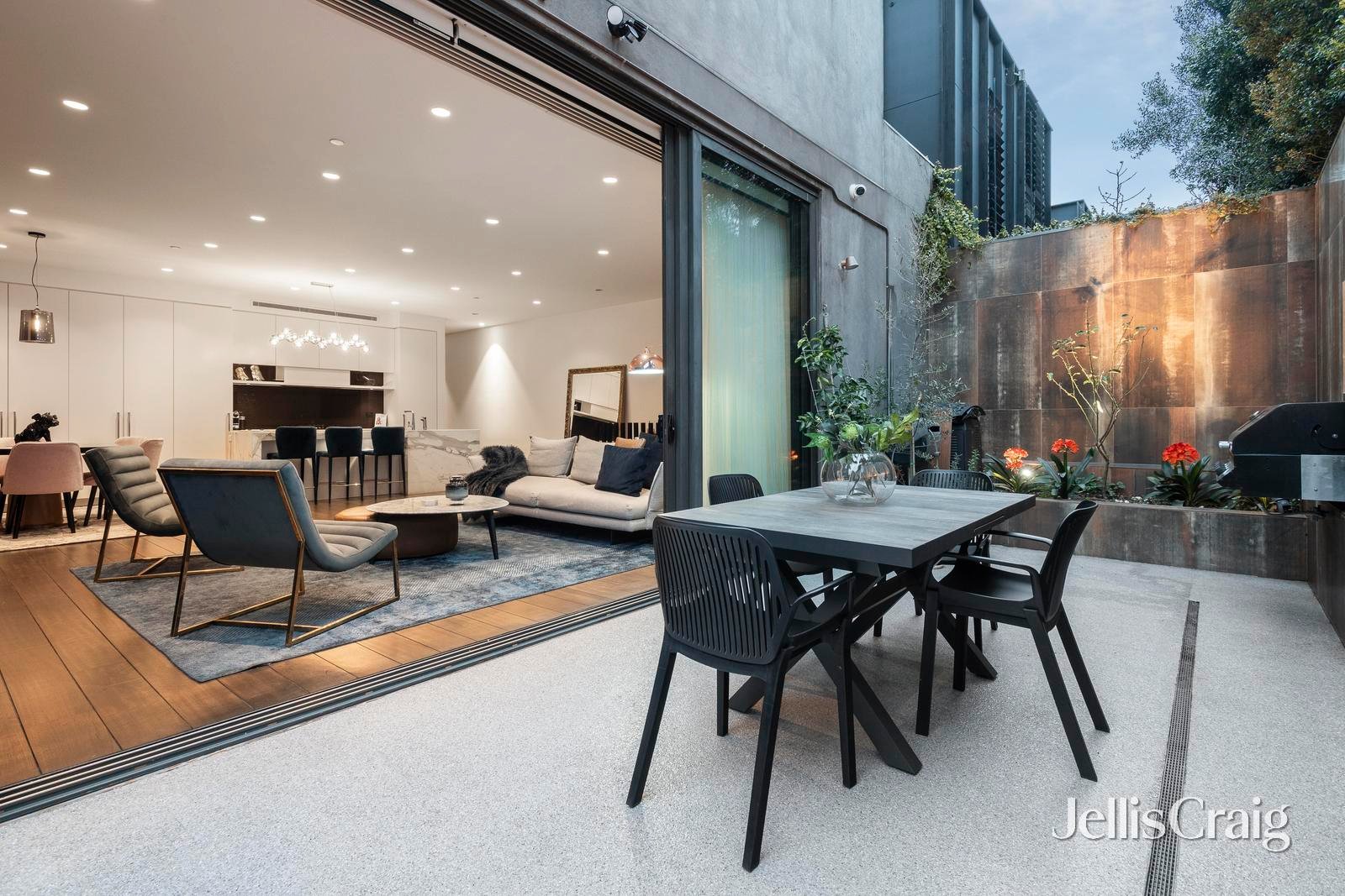 9A Moffat Street, South Yarra image 5