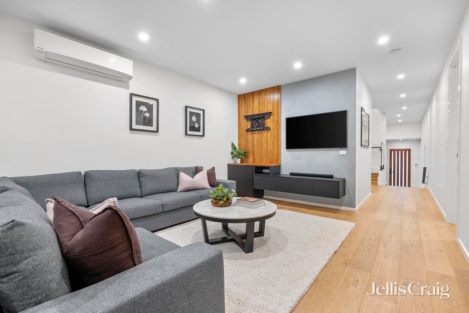 9a Sweetland Road, Box Hill image 2