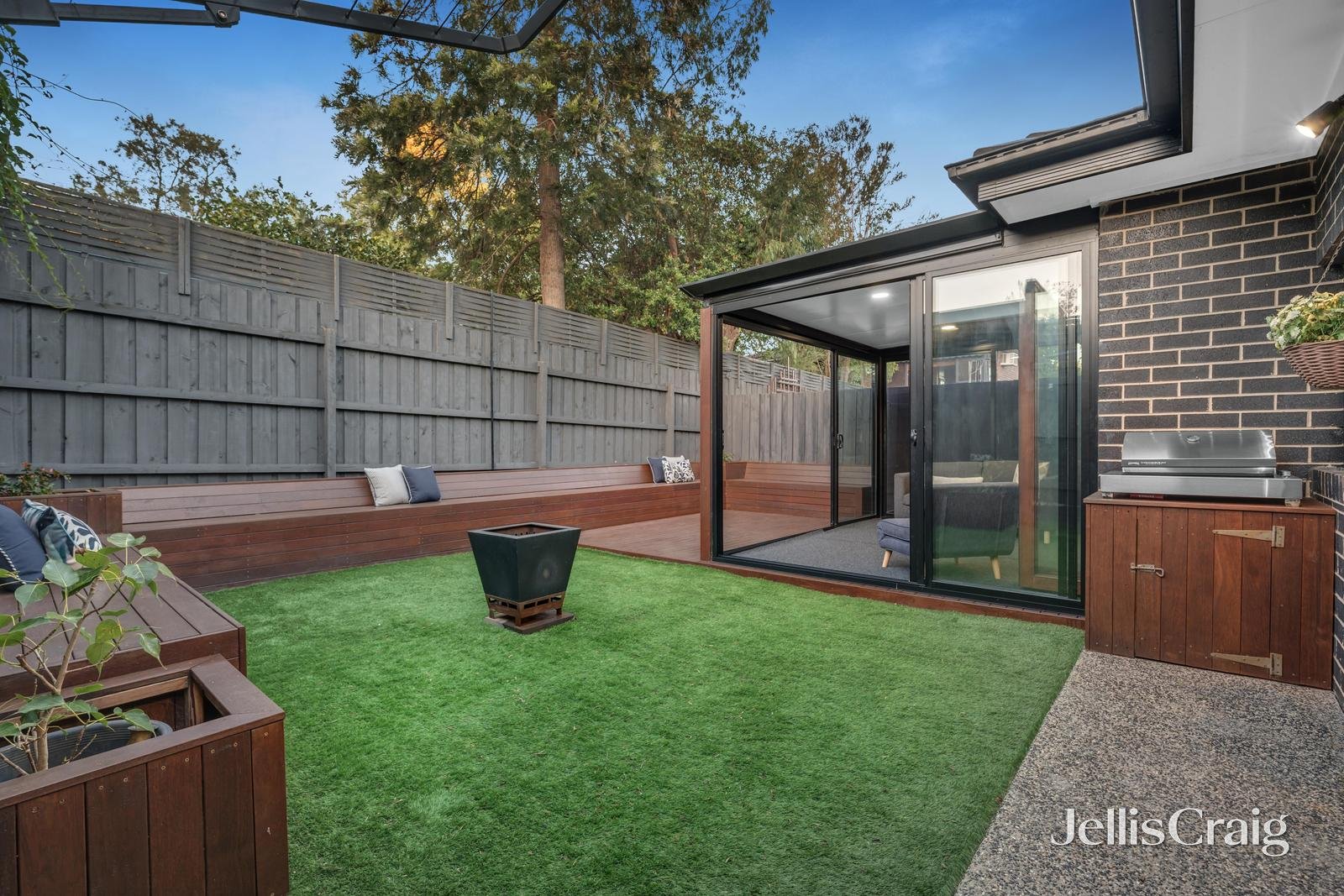 9a Sweetland Road, Box Hill image 12