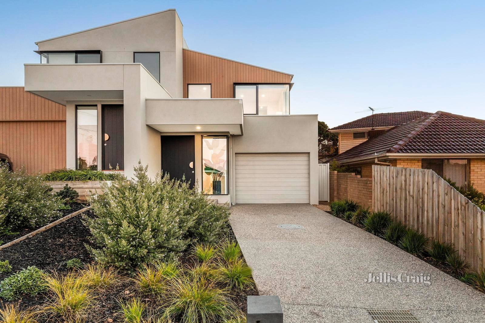 9A Woolart Street, Strathmore image 1